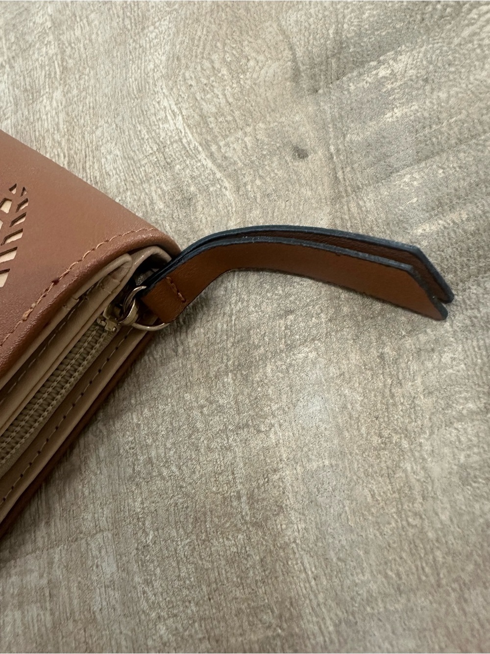 Vagabond Goods Brown Leaf Cutout Wallet | “Sea La Vie” Embossing - Picture 14 of 16
